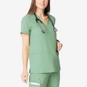 NET Figs casma top. Small. Jade.